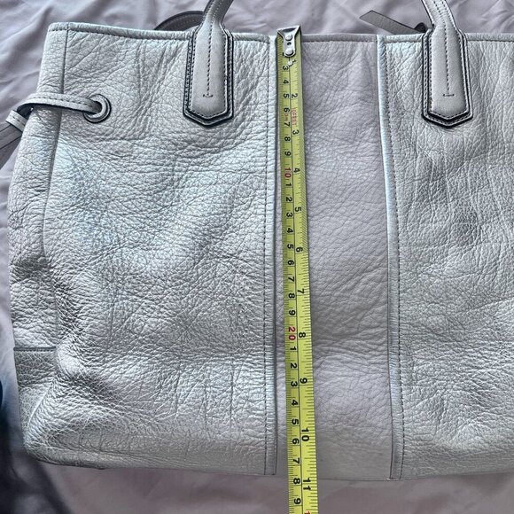 Coach Chelsea Leather Stripe Platinum Charlie ToteBag Purse J1126 18962 - Picture 10 of 14